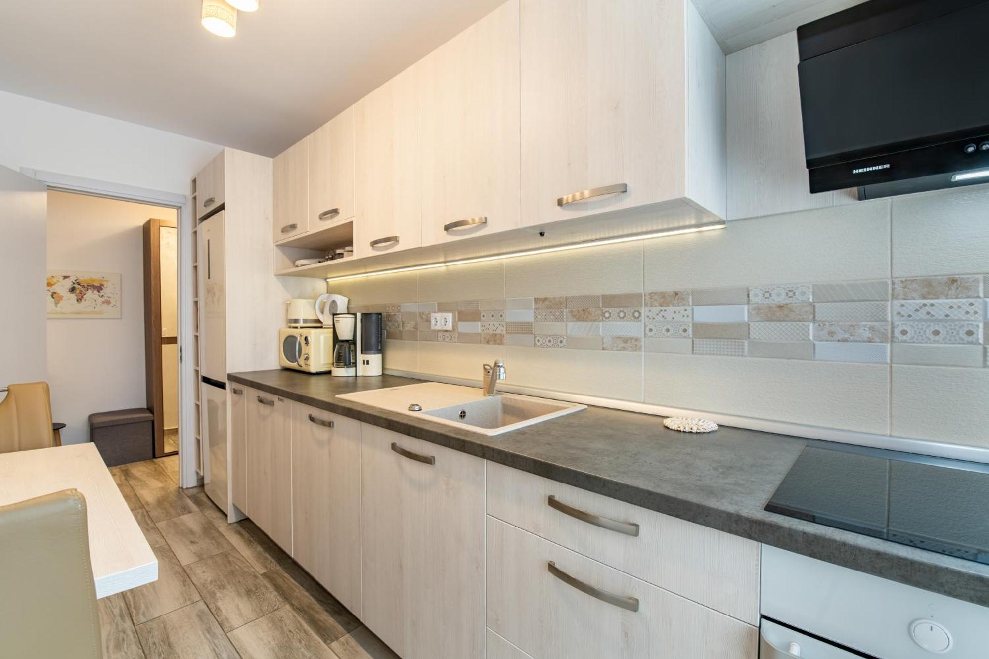 Springhome - Cozy Apartment With Balcony & Parking Μπρασόβ Εξωτερικό φωτογραφία